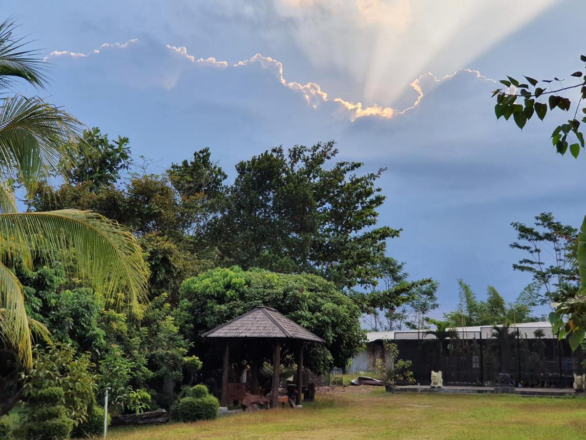 Borobudur Bed & Breakfast มาเกอลัง ภายนอก รูปภาพ